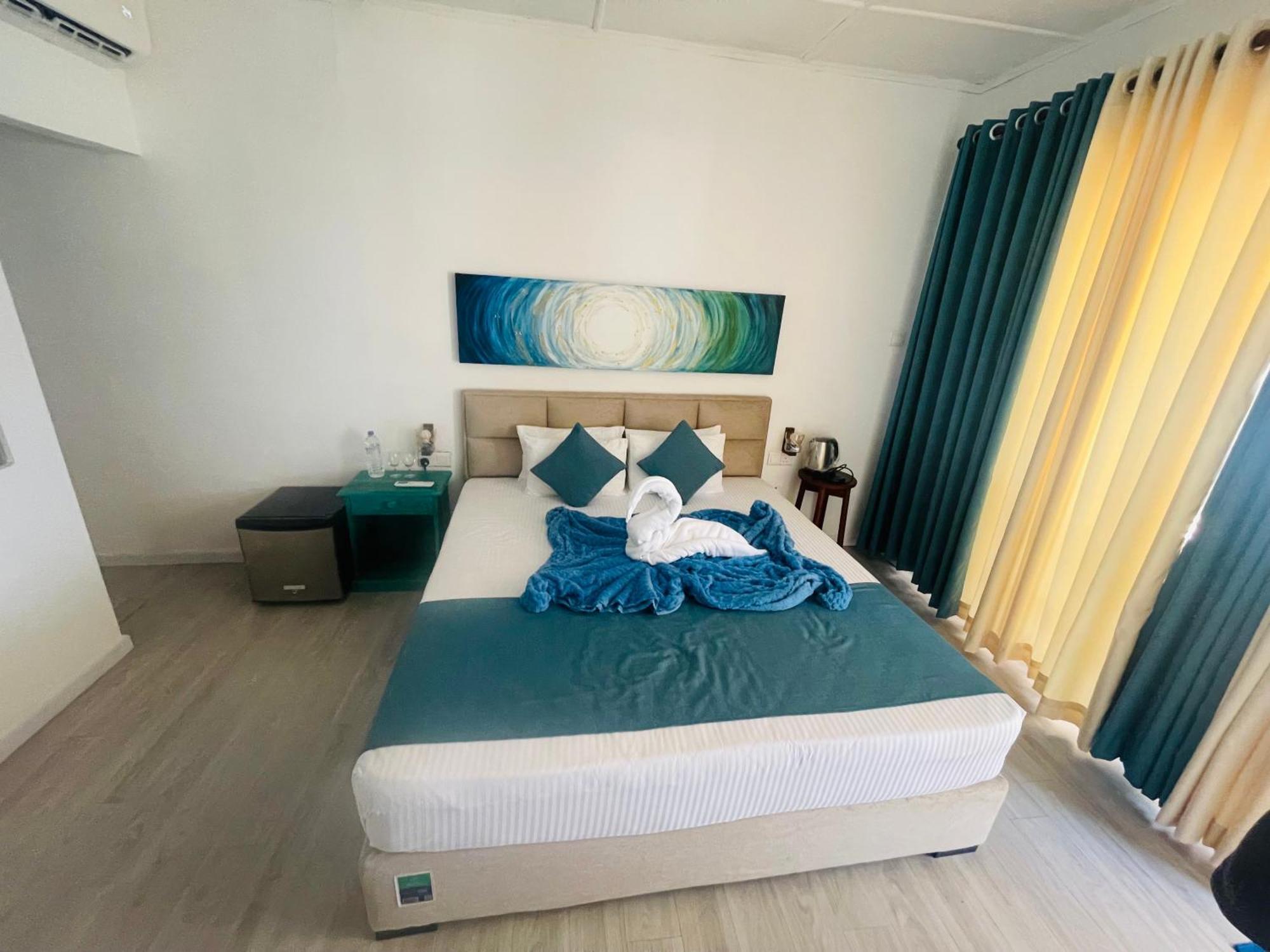 Blue Maalu Resort Амбаланґода Екстер'єр фото